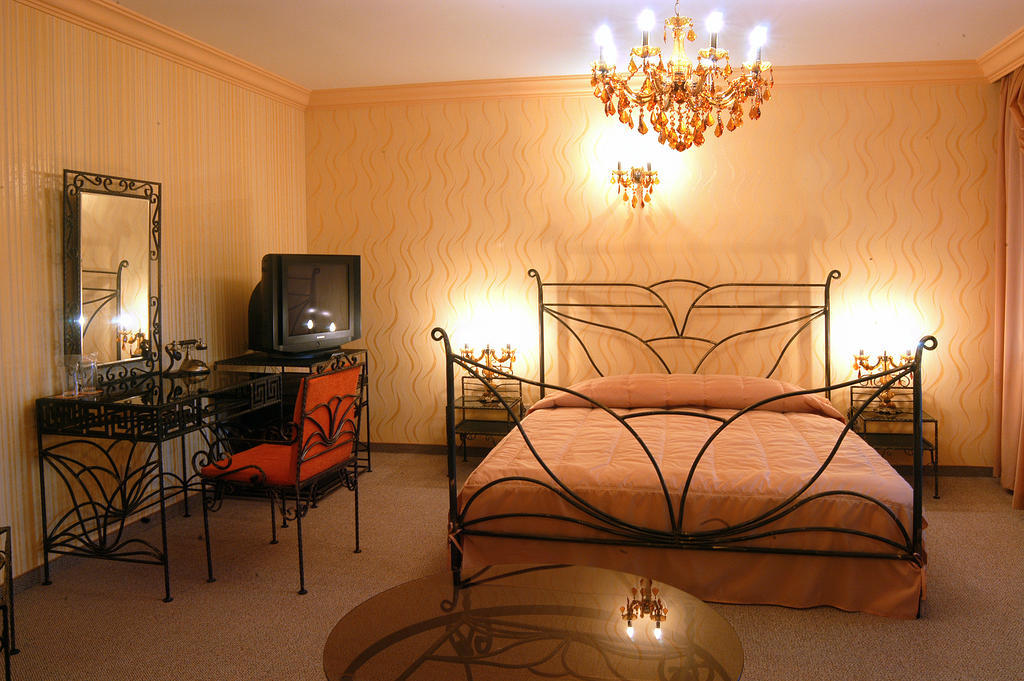 Hotel Unikat Velingrado Habitación foto